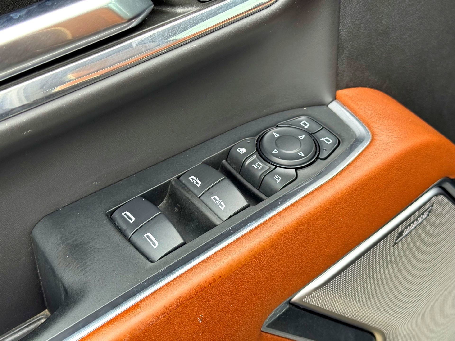 Used 2024 GMC Sierra 2500 Denali Ultimate image 17