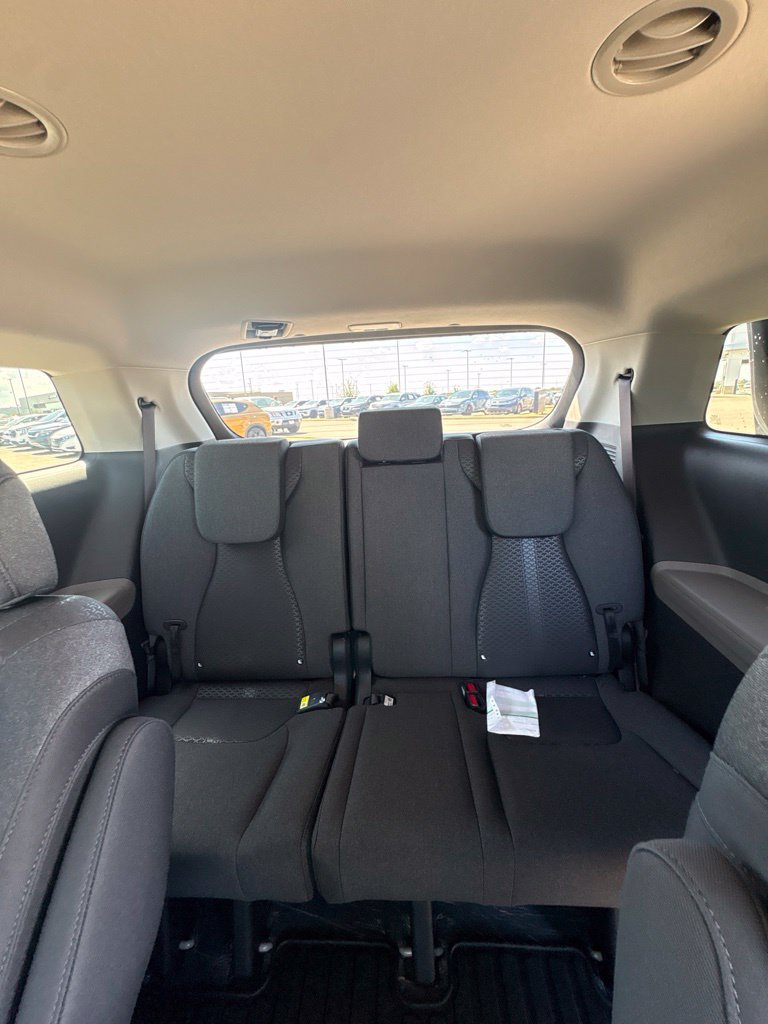 New 2027 Kia Carnival LX FWD image 22