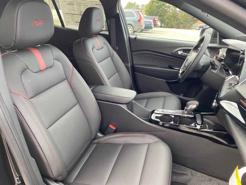 New 2026 Chevrolet Trax RS w/ Sunroof Package FWD image 22