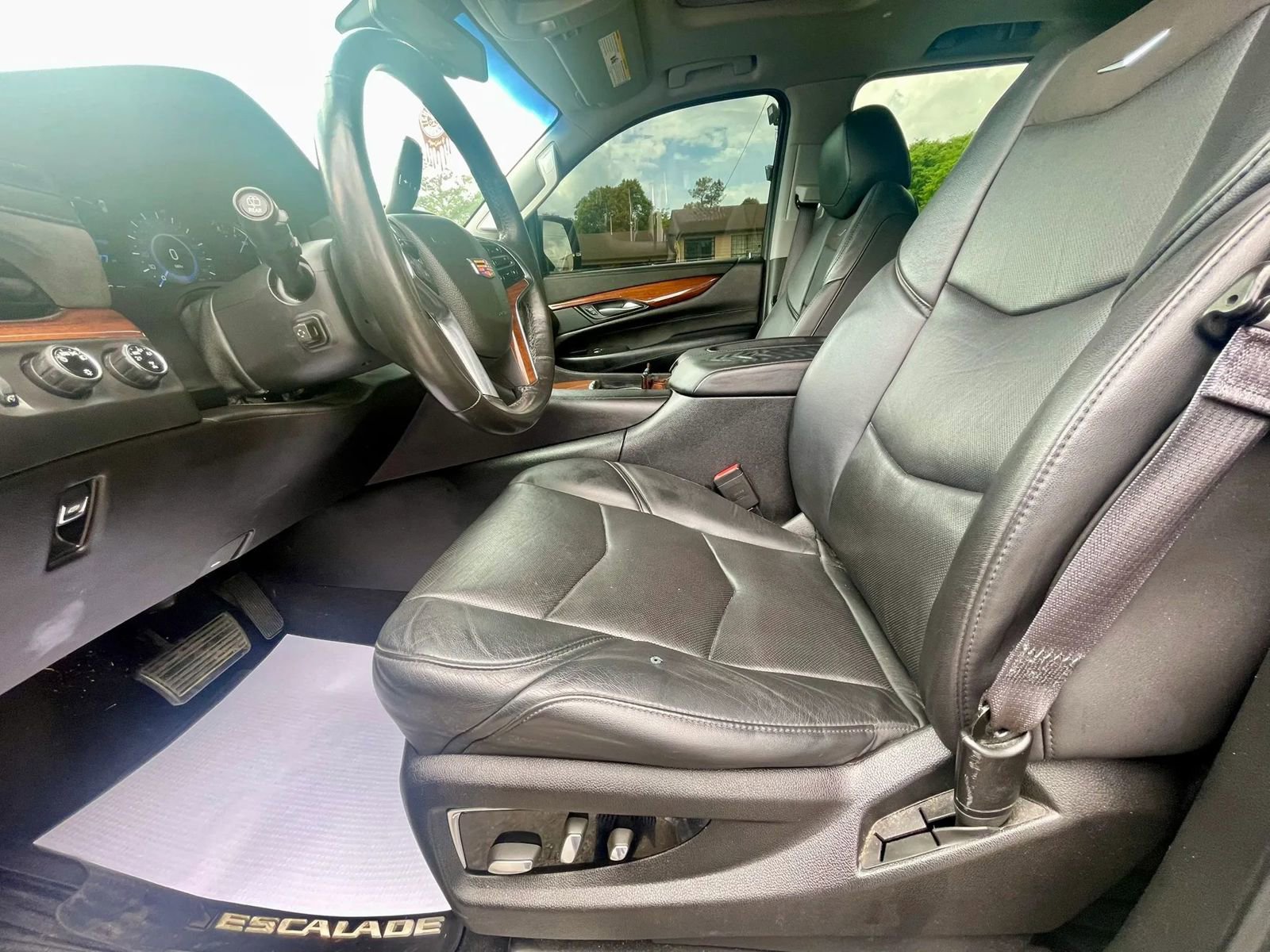 Used 2016 Cadillac Escalade ESV Premium AWD/4WD image 7