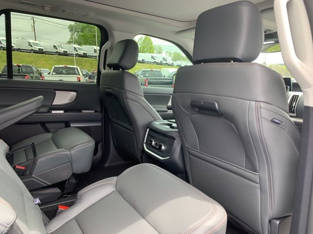 New 2025 Ford Expedition Active RWD image 14