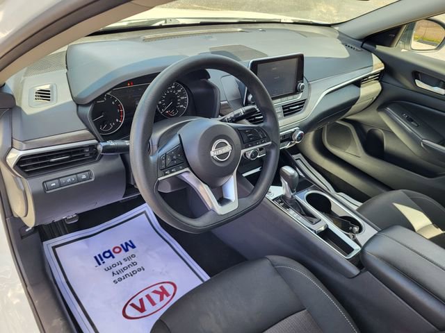Used 2024 Nissan Altima 2.5 SV image 10