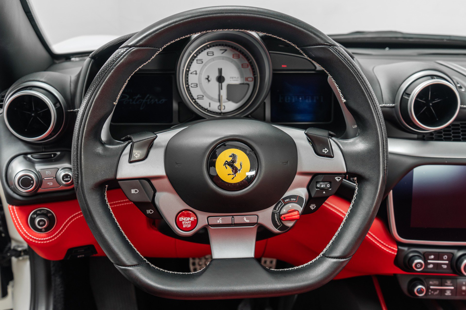 Used 2019 Ferrari Portofino RWD image 15