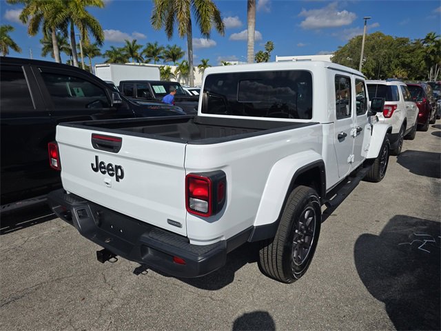 Used 2023 Jeep Gladiator Overland image 3