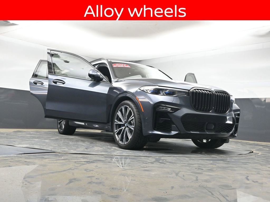Used 2022 BMW X7 M50i image 46