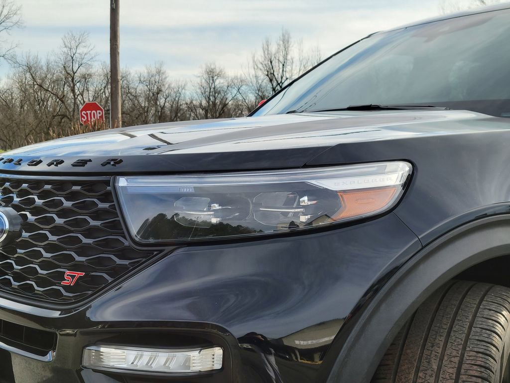 Used 2022 Ford Explorer ST w/ Equipment Group 401A image 9