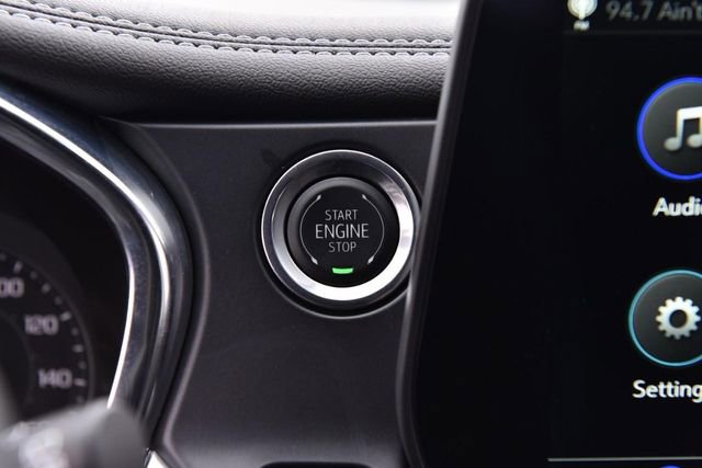 Used 2025 Chevrolet Blazer LT FWD image 13