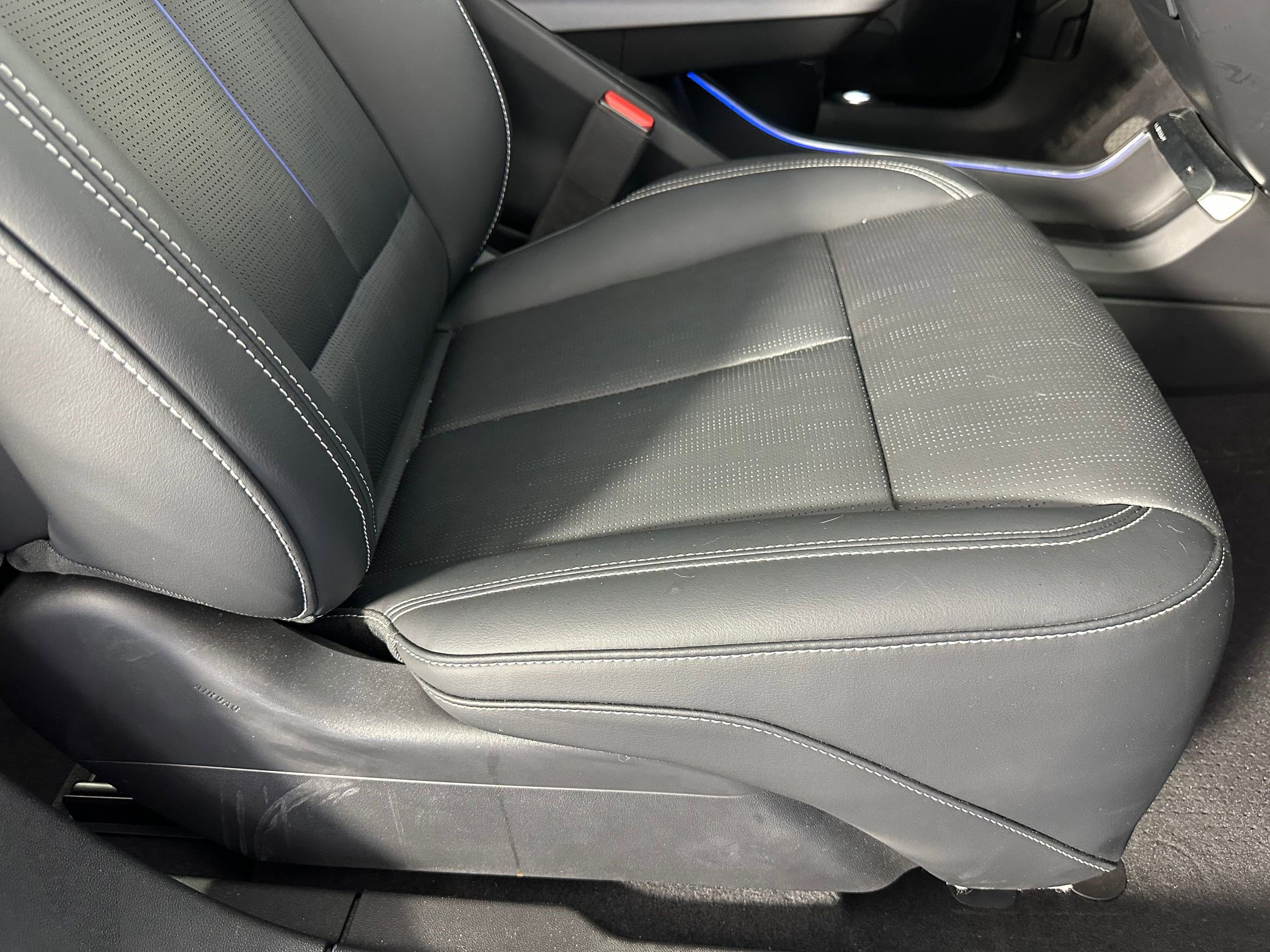 Used 2024 Cadillac Lyriq Sport image 32