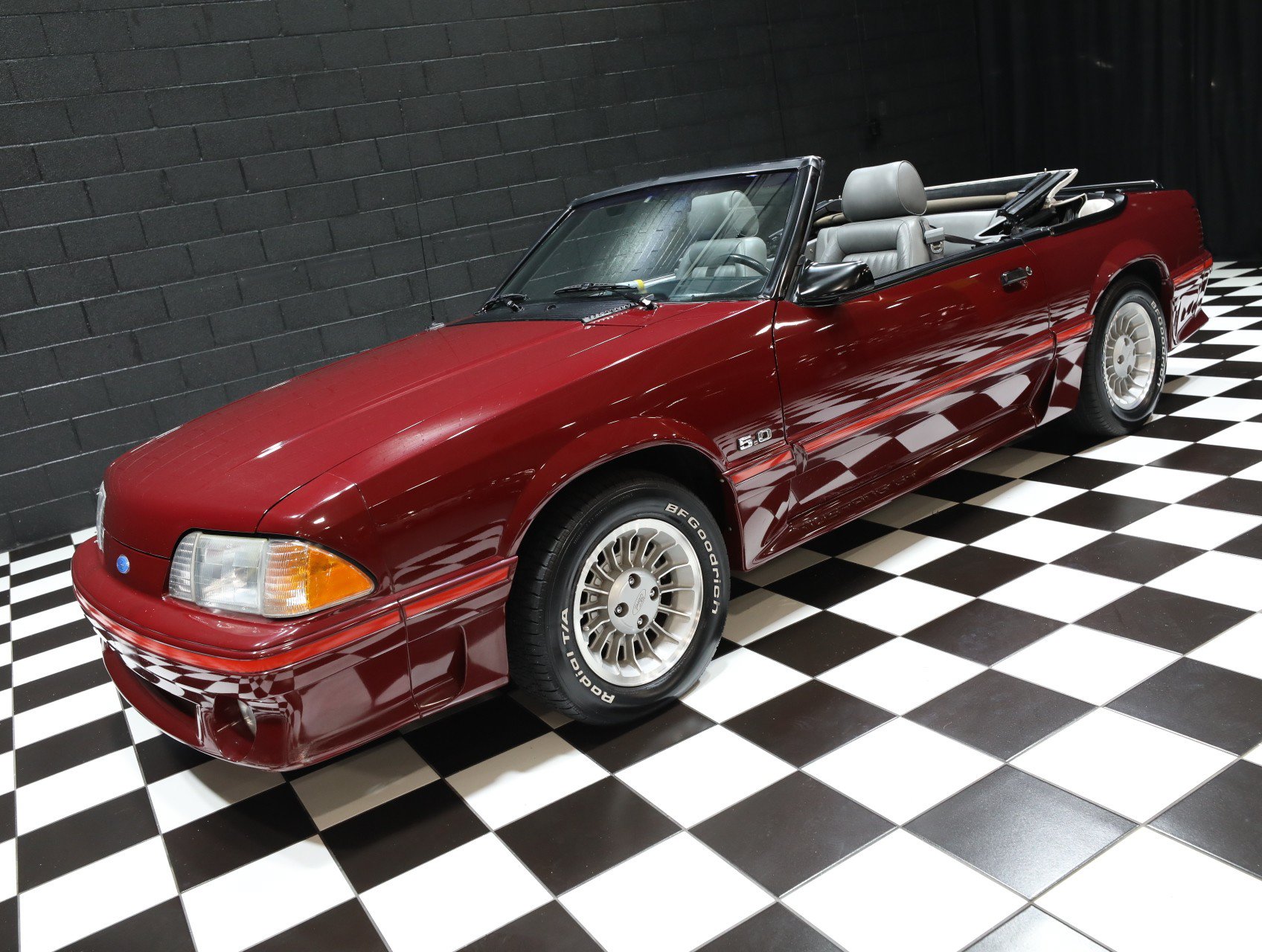 Used 1987 Ford Mustang GT RWD image 15