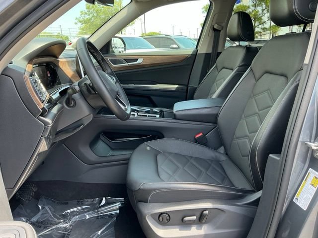 Used 2025 Volkswagen Atlas SE AWD/4WD image 14