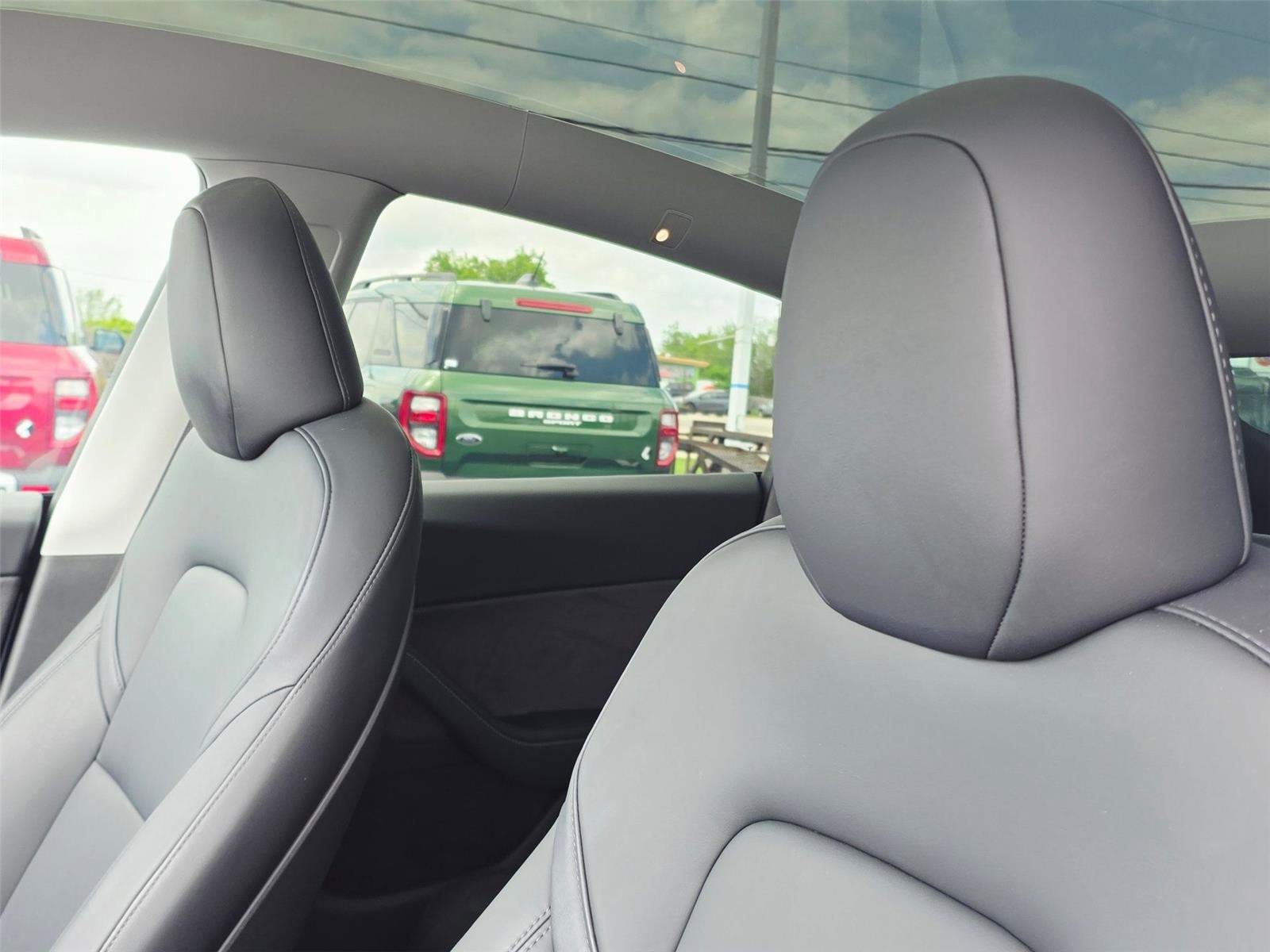 Used 2025 Tesla Model Y Long Range image 12