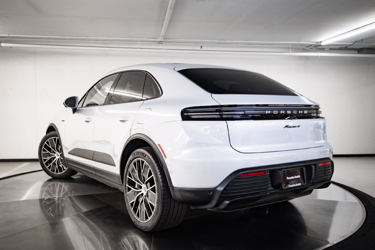 Used 2024 Porsche Macan 4 Electric AWD/4WD image 3