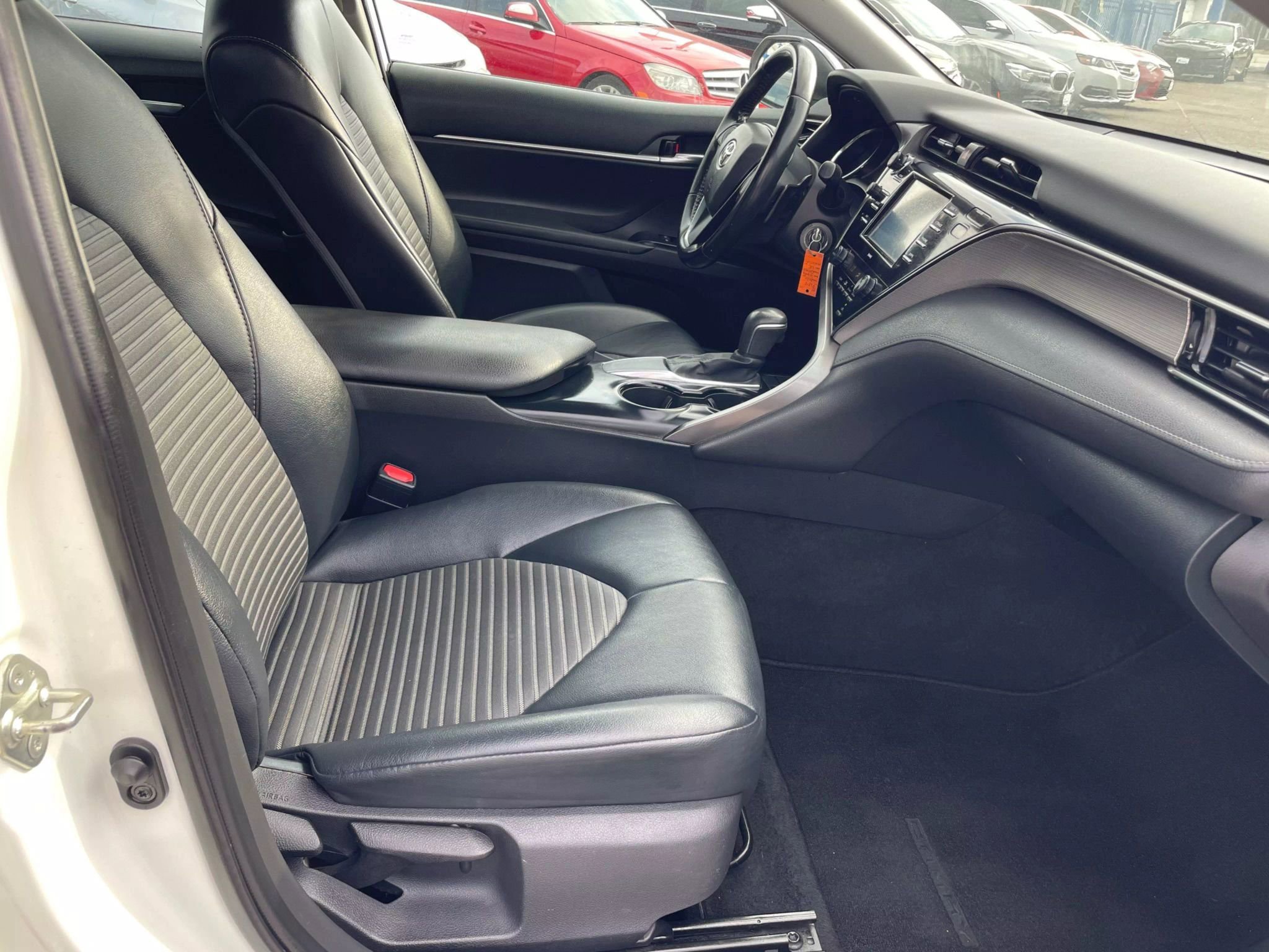 Used 2020 Toyota Camry SE image 14