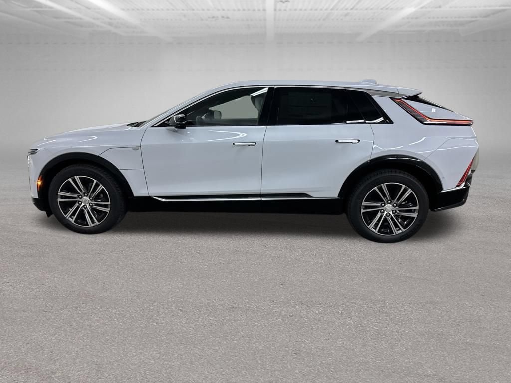 New 2026 Cadillac Lyriq Luxury AWD/4WD image 6