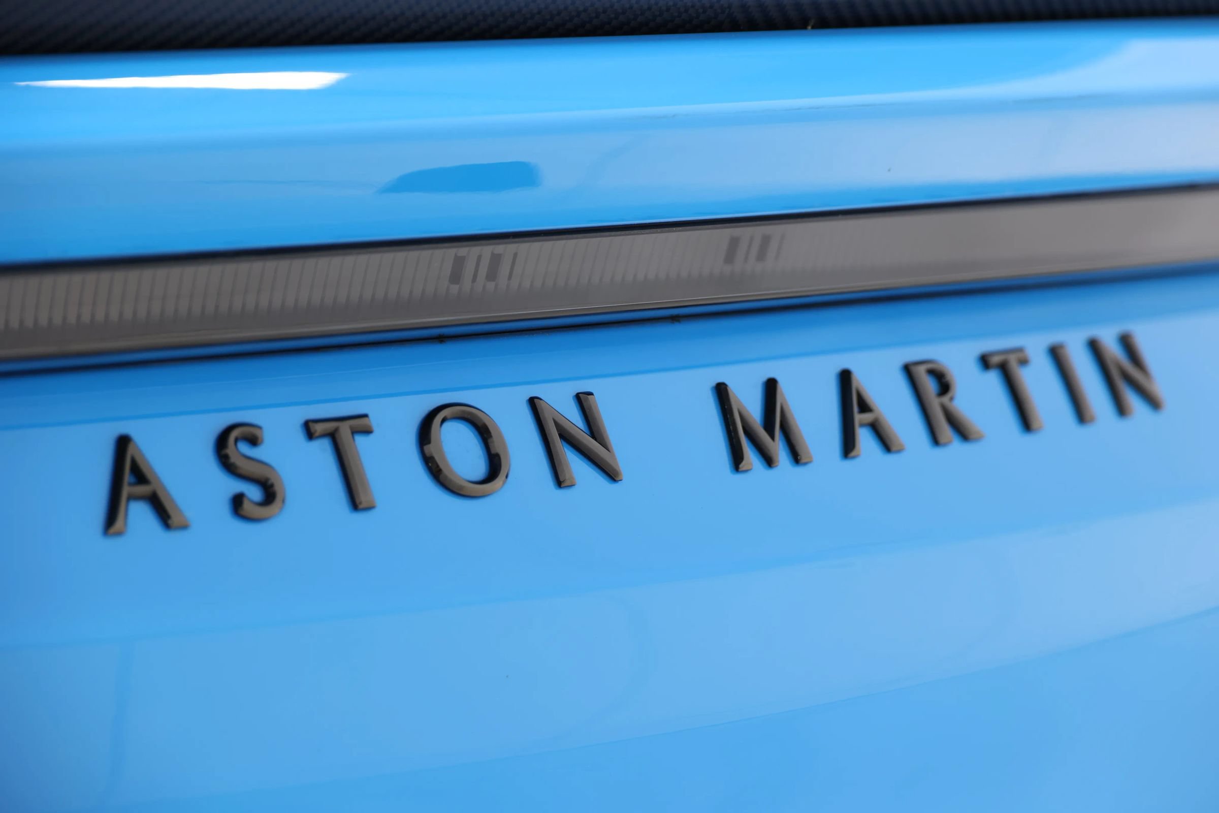 Used 2022 Aston Martin DBS Superleggera Volante RWD image 85