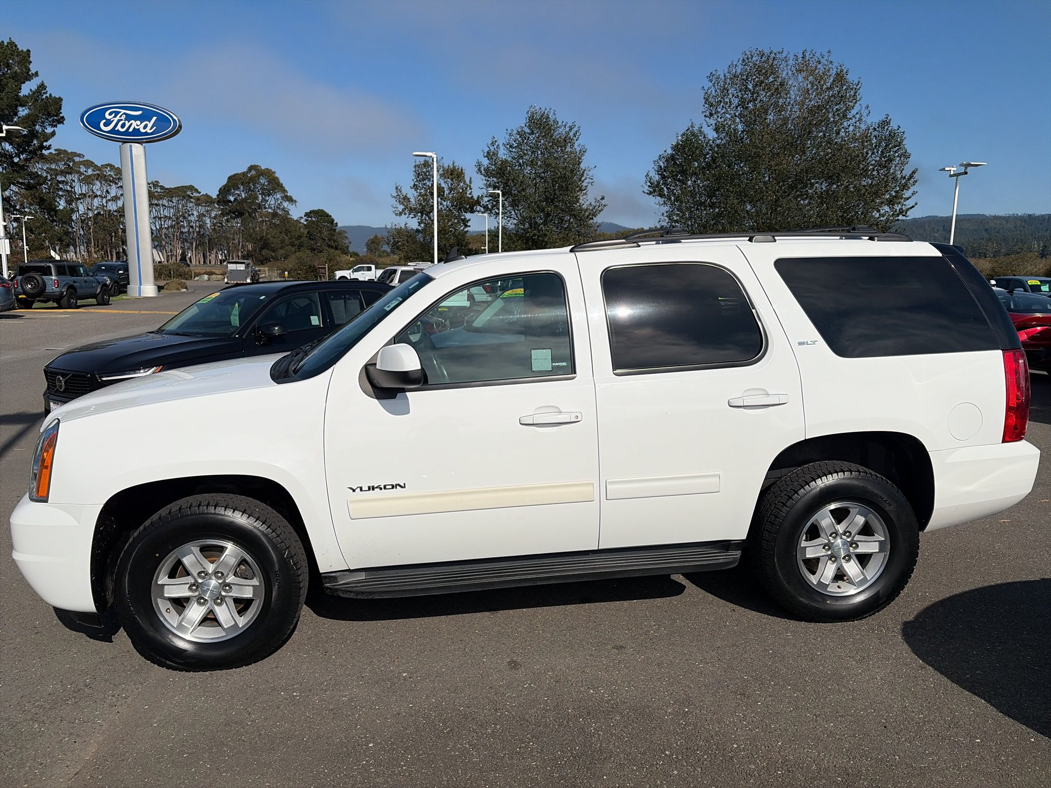 Used 2014 GMC Yukon SLT AWD/4WD image 2
