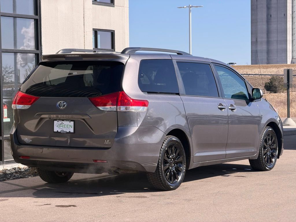 Used 2012 Toyota Sienna LE w/ Towing Pkg image 5