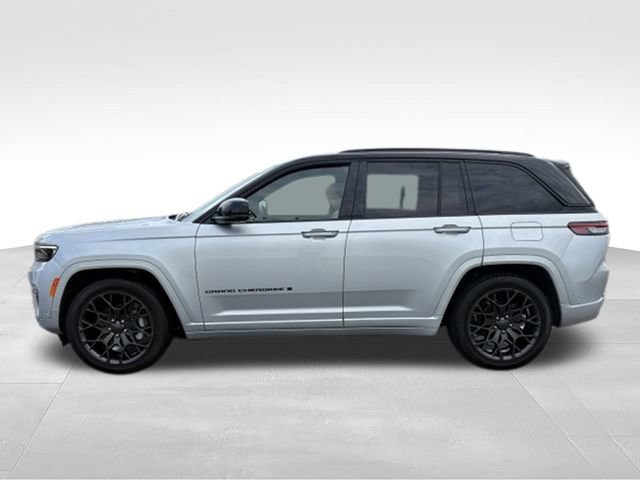 Used 2025 Jeep Grand Cherokee Summit AWD/4WD image 14