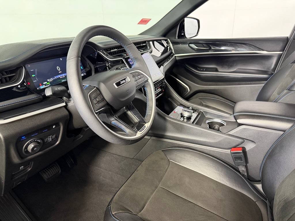 Used 2024 Jeep Grand Cherokee Trailhawk AWD/4WD image 13
