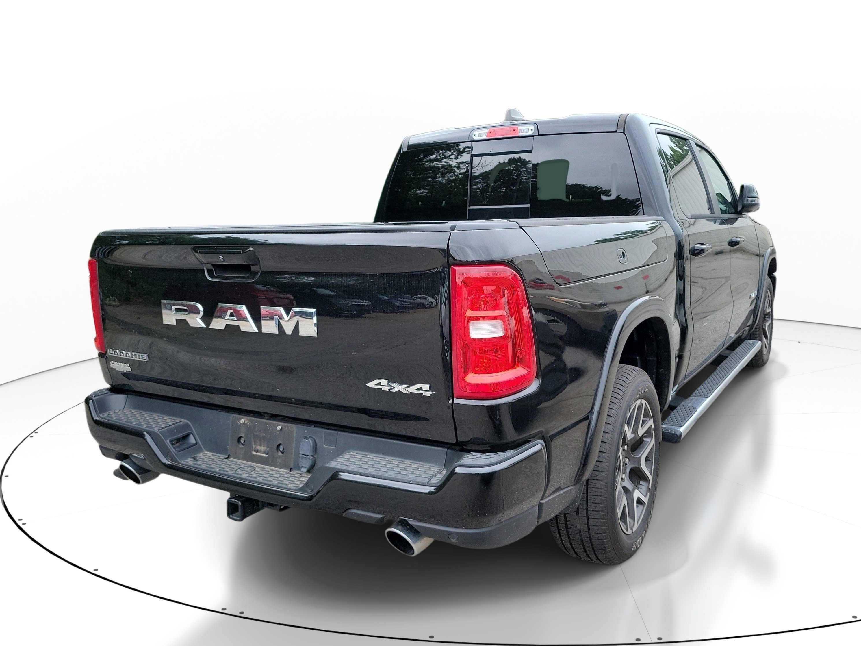 Used 2025 RAM 1500 Laramie w/ Sport Appearance Package AWD/4WD image 6