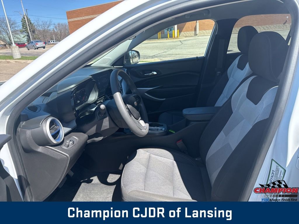 Used 2025 Chevrolet Trax LS w/ Driver Confidence Package image 20