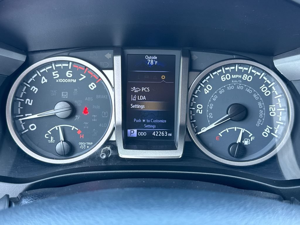 Used 2020 Toyota Tacoma SR5 RWD image 32