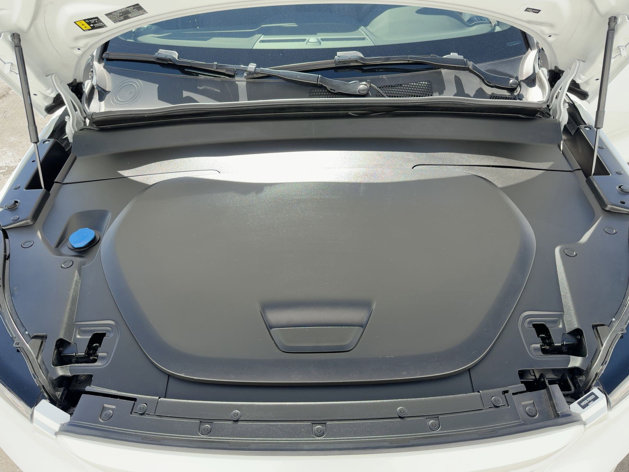 Used 2023 Volvo C40 P8 Recharge Plus image 25