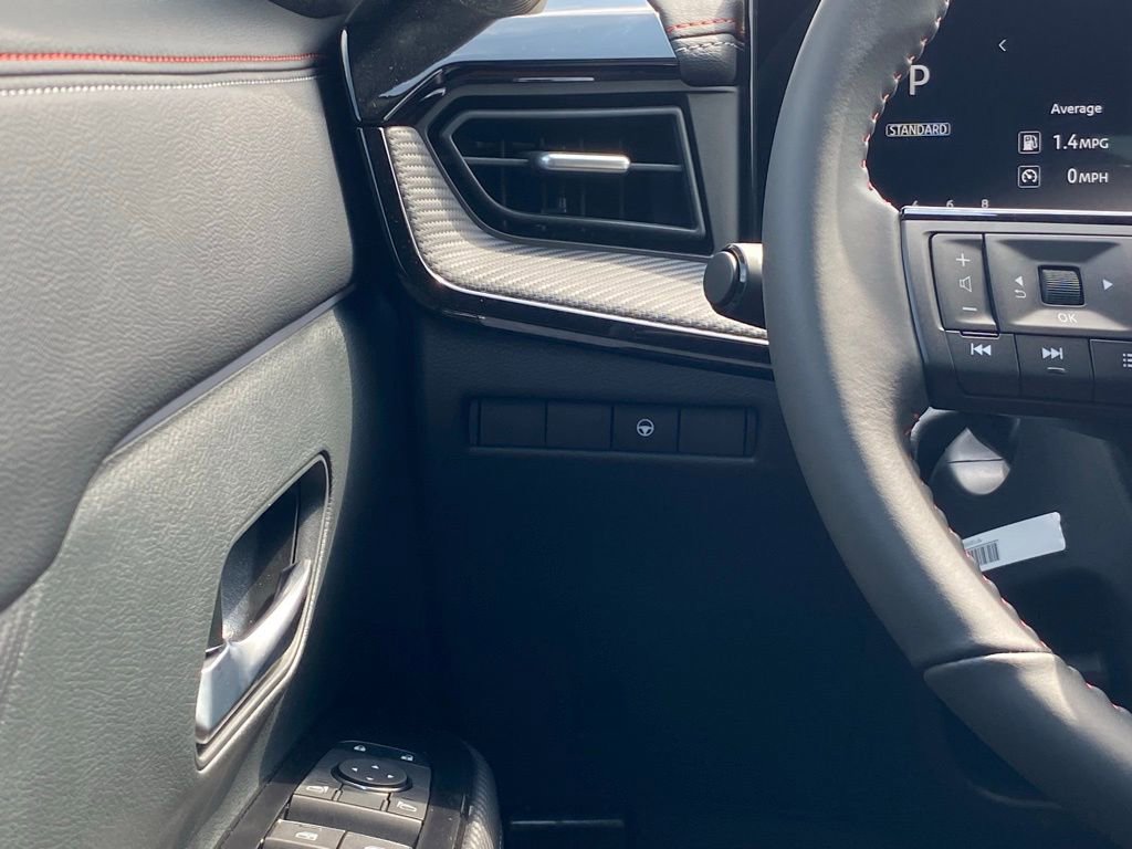 New 2025 Nissan Kicks SR image 29