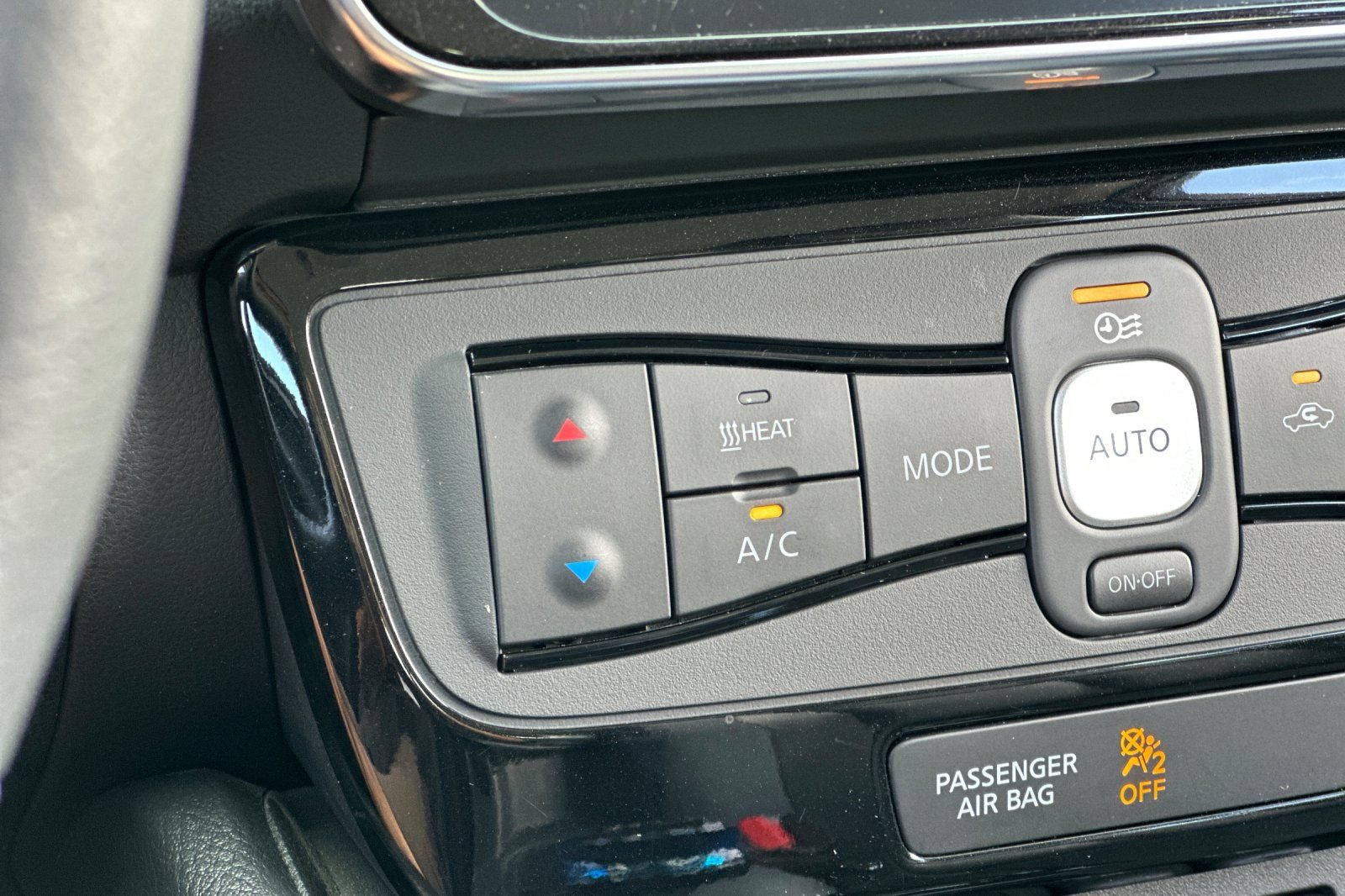 Used 2018 Nissan Leaf SL w/ SL Technology Package FWD image 30