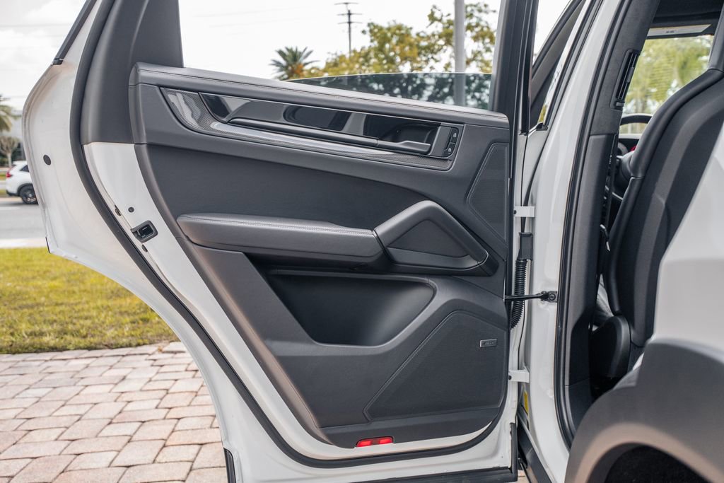Used 2024 Porsche Cayenne Turbo GT image 37