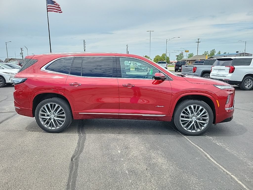 Used 2025 Buick Enclave Avenir AWD/4WD image 4