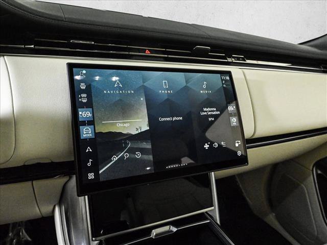 Used 2025 Land Rover Range Rover SE AWD/4WD image 15