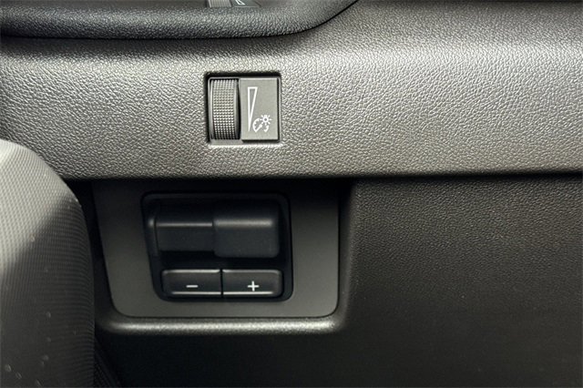 New 2025 GMC Canyon Elevation w/ Convenience Package image 30