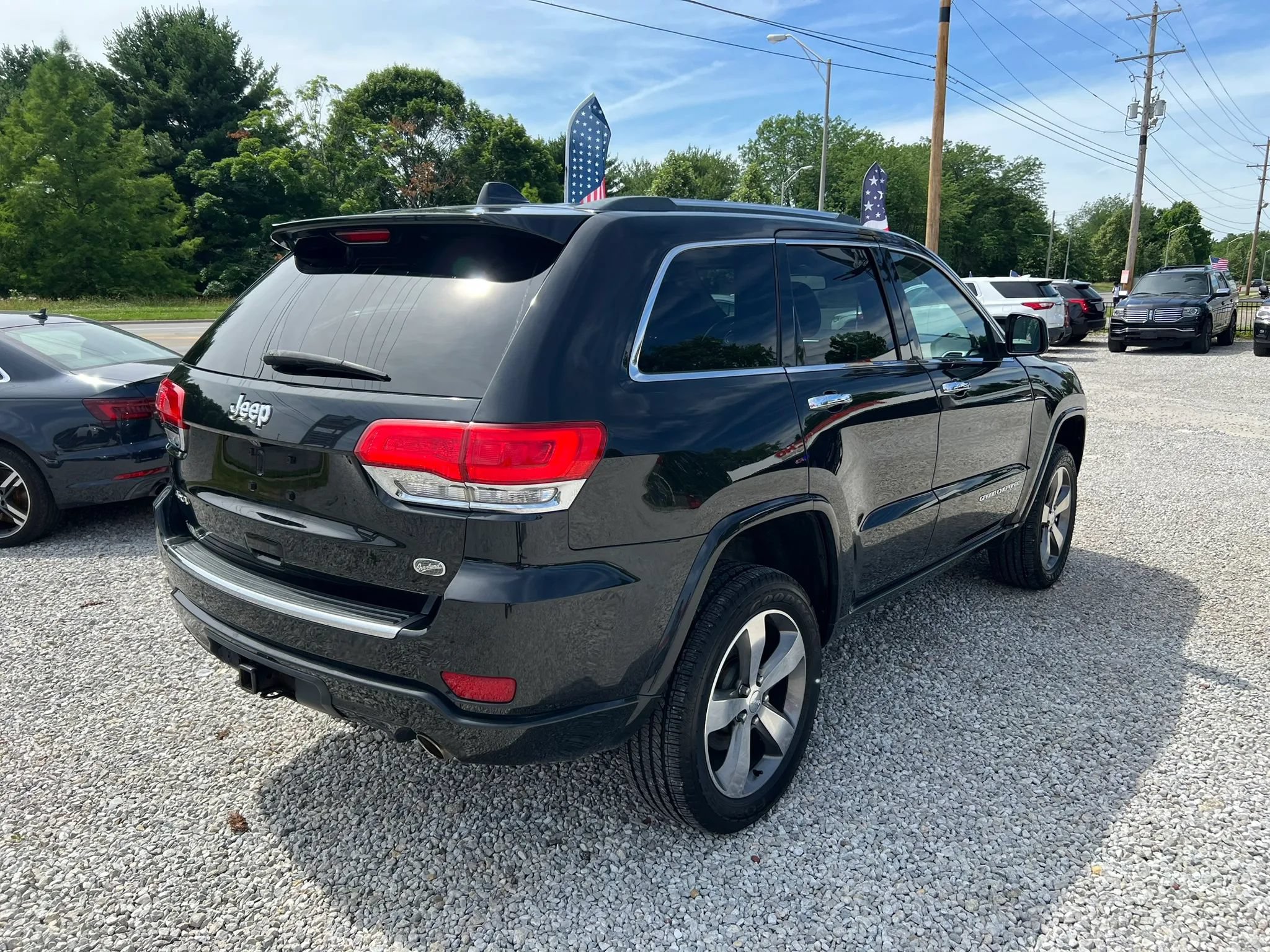 Used 2015 Jeep Grand Cherokee Overland w/ Advanced Technology Group AWD/4WD image 8