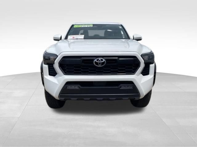 Certified 2024 Toyota Tacoma TRD Off-Road AWD/4WD image 18