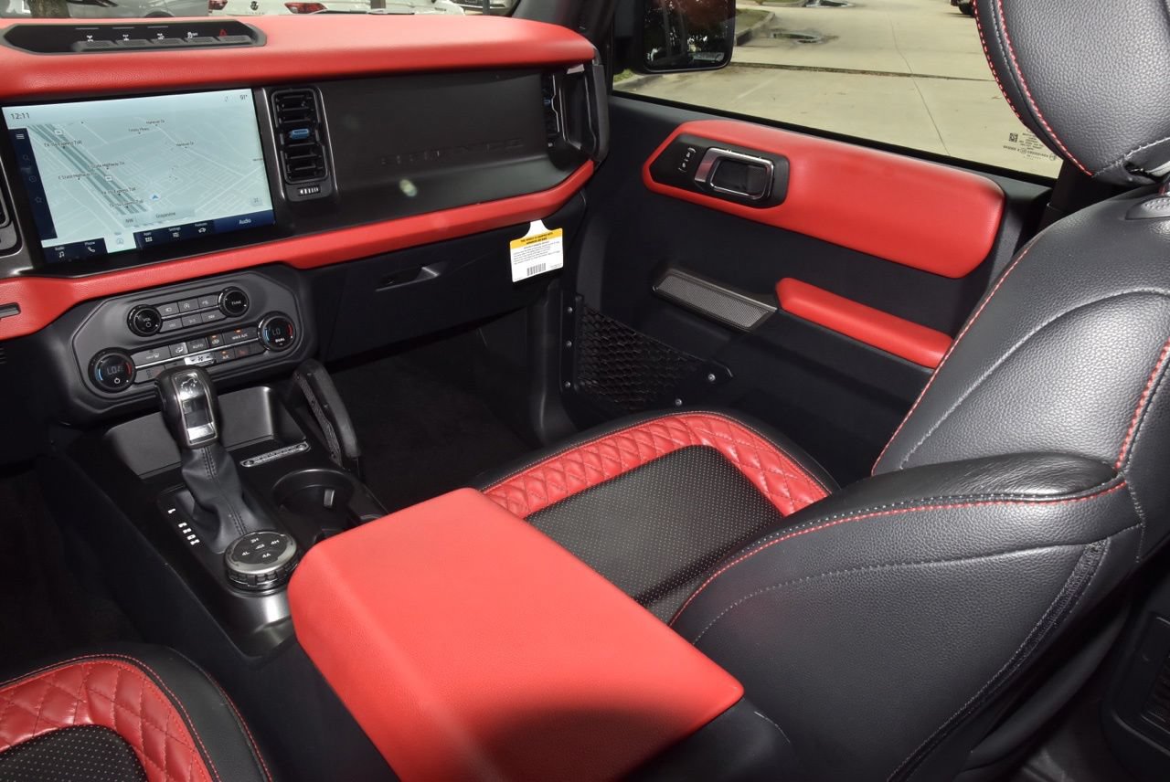 Used 2023 Ford Bronco Wildtrak AWD/4WD image 17