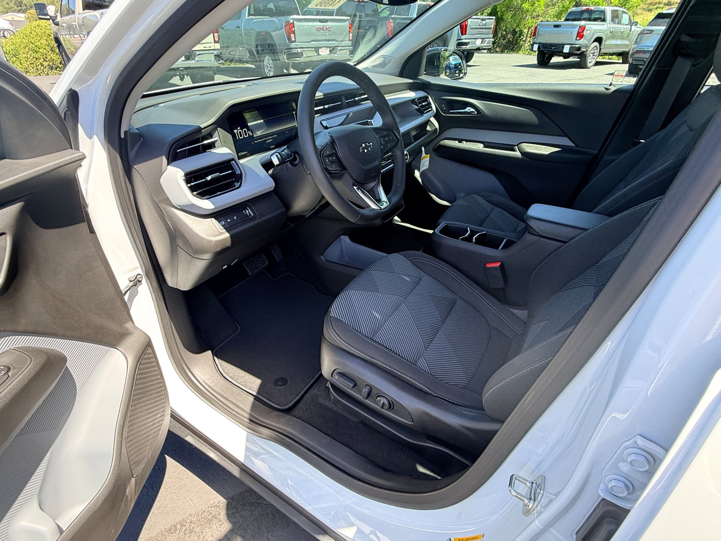 New 2027 Chevrolet Bolt LT w/ Comfort Package FWD image 9