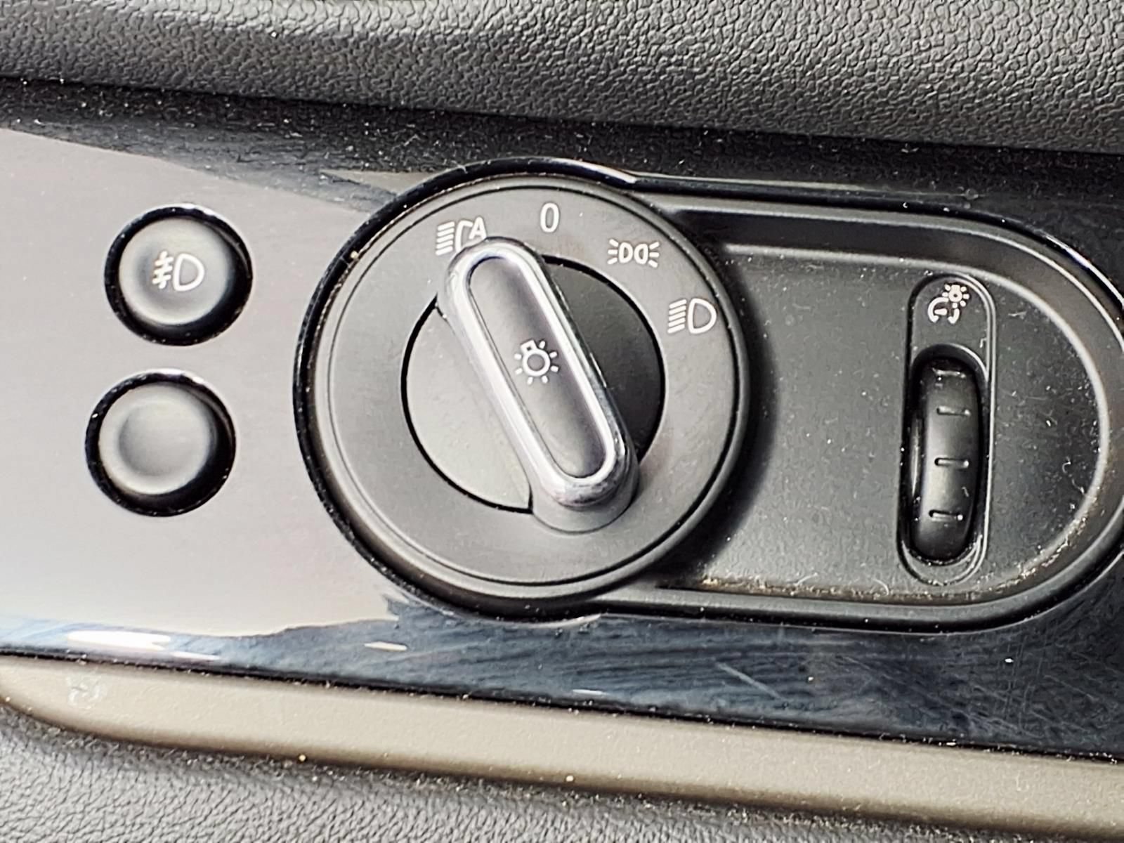 Used 2019 MINI Cooper Countryman w/ Storage Package FWD image 17