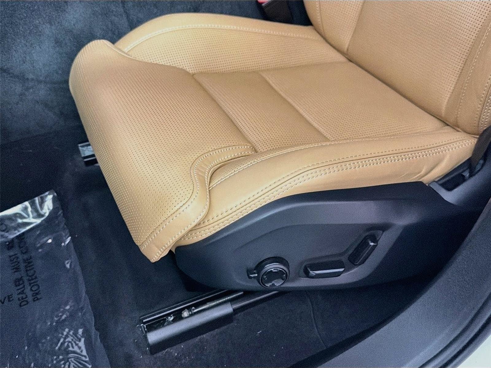 Used 2024 Volvo XC60 B5 Ultimate AWD/4WD image 21
