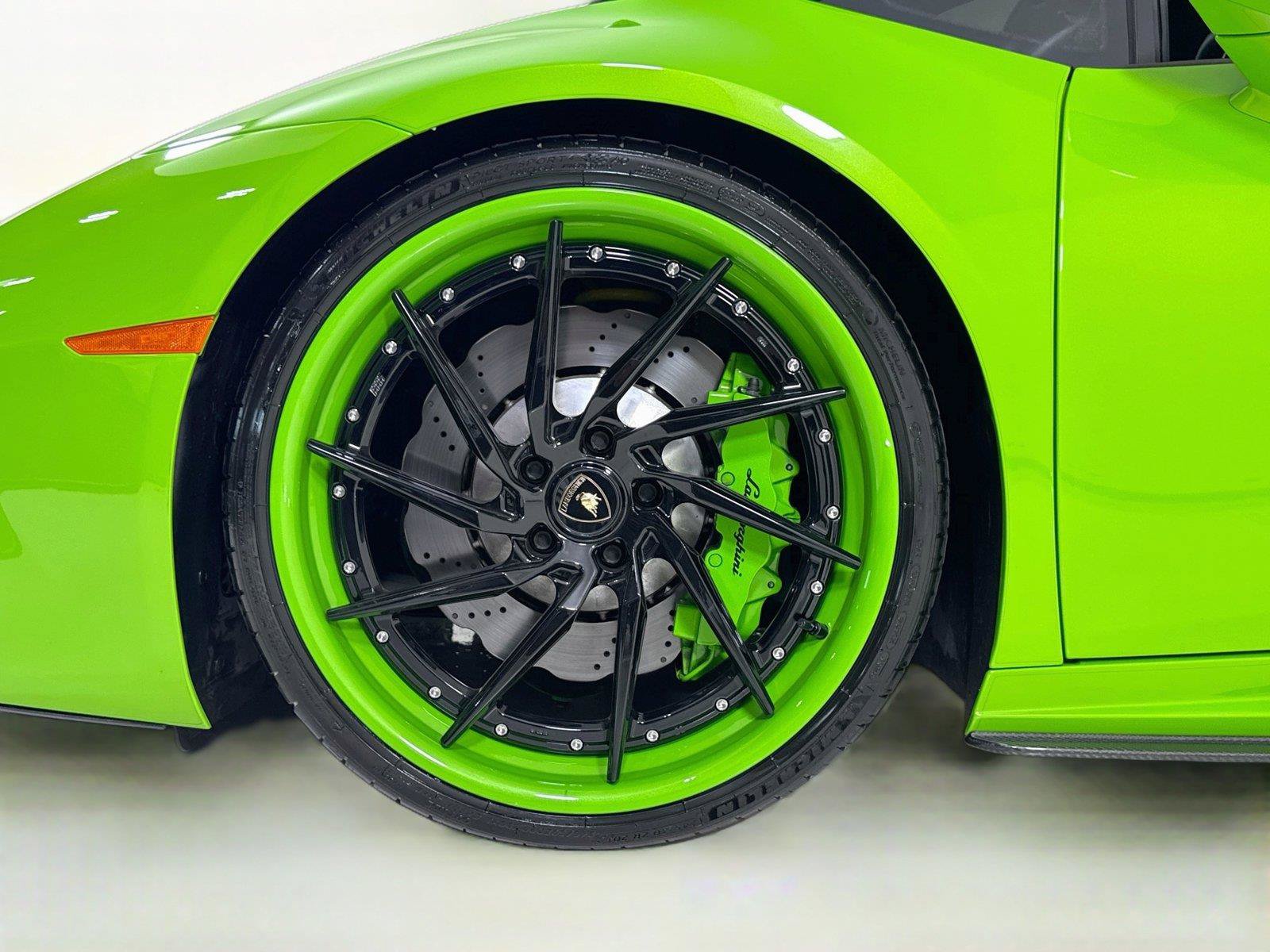 Used 2017 Lamborghini Huracan LP 580-2 RWD image 40