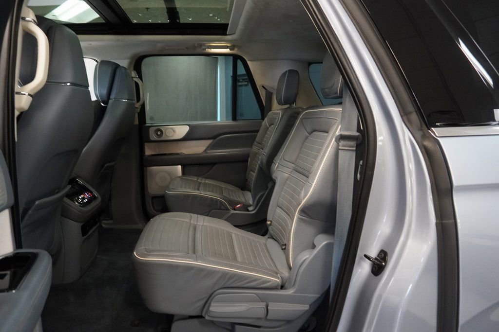 Used 2021 Lincoln Navigator L Black Label w/ Cargo Convenience Package image 27