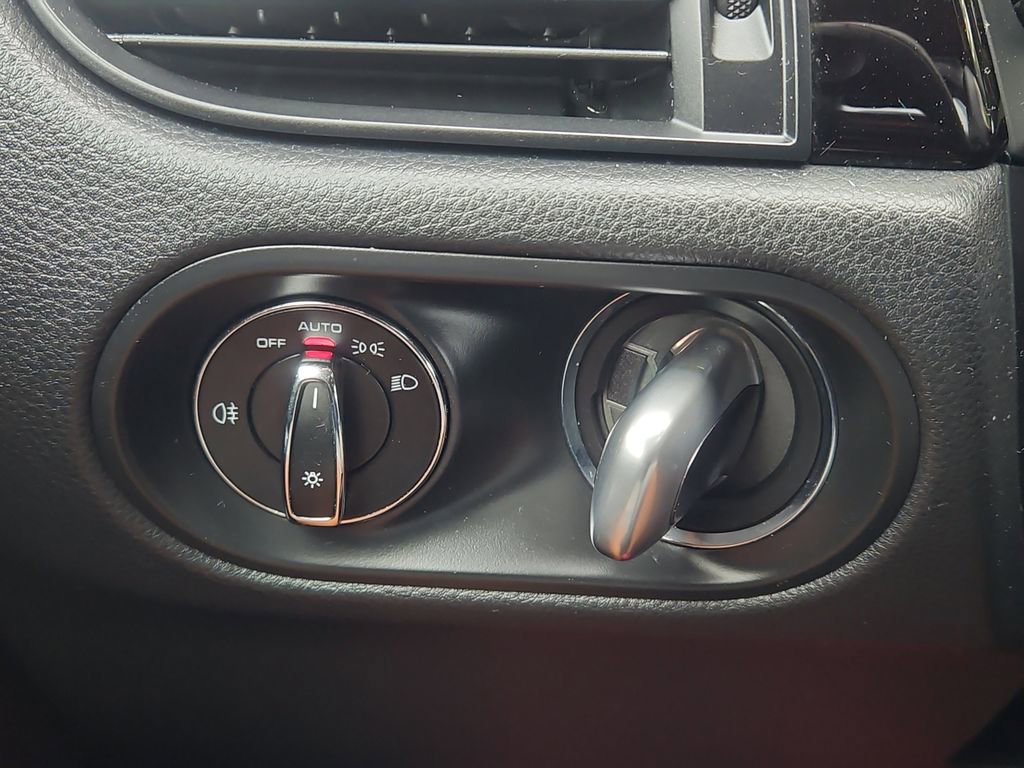 Used 2023 Porsche Macan image 21