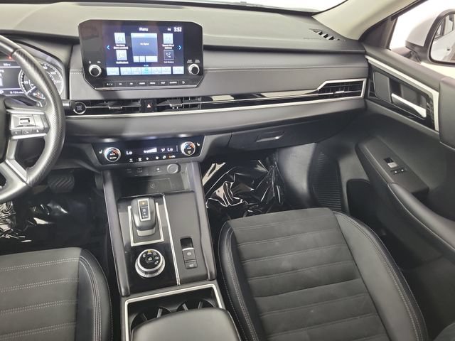 Used 2024 Mitsubishi Outlander SE Black Edition FWD image 16