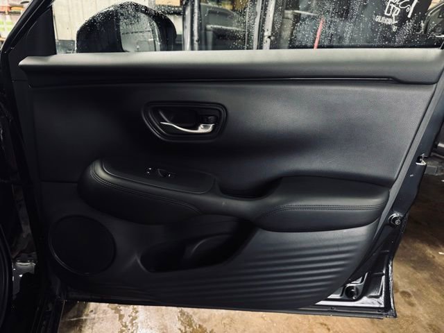 Used 2023 Honda HR-V LX image 13