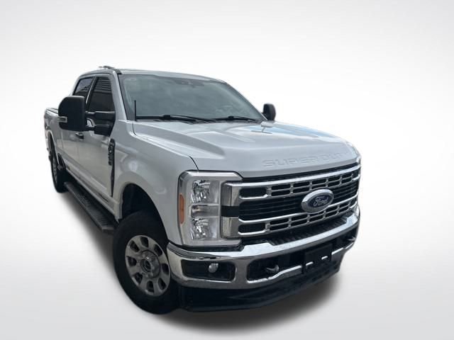 Used 2023 Ford F250 XLT w/ FX4 Off-Road Package image 2