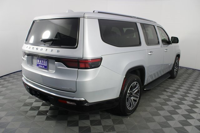 Used 2023 Jeep Wagoneer L Series II image 28
