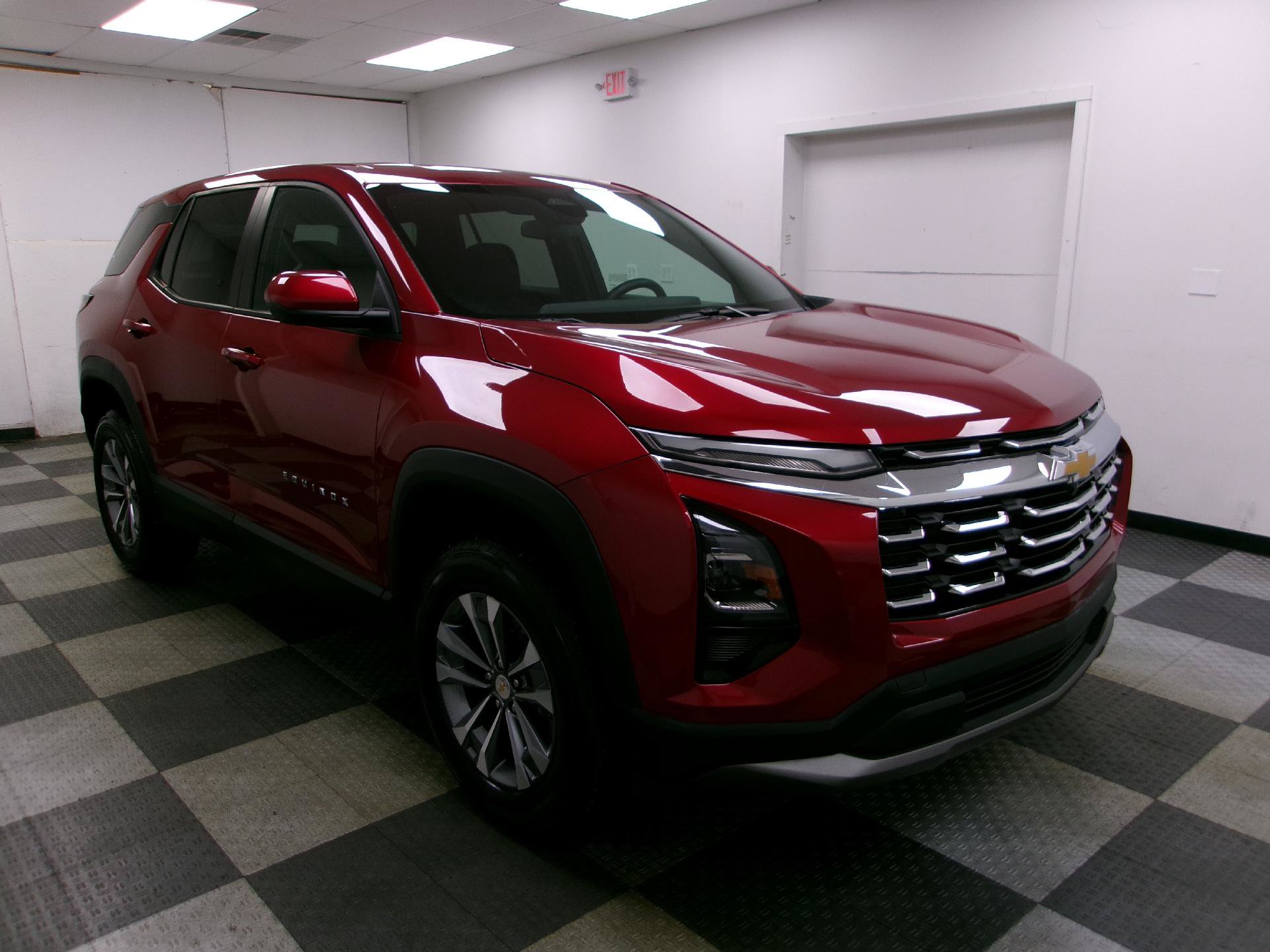 Used 2025 Chevrolet Equinox LT FWD image 13