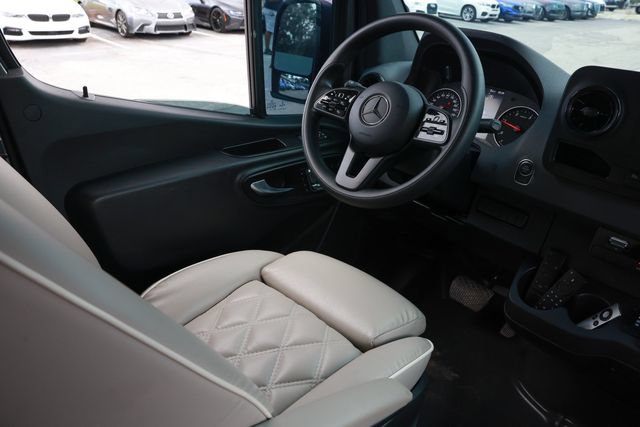 Used 2020 Mercedes-Benz Sprinter 2500 image 23
