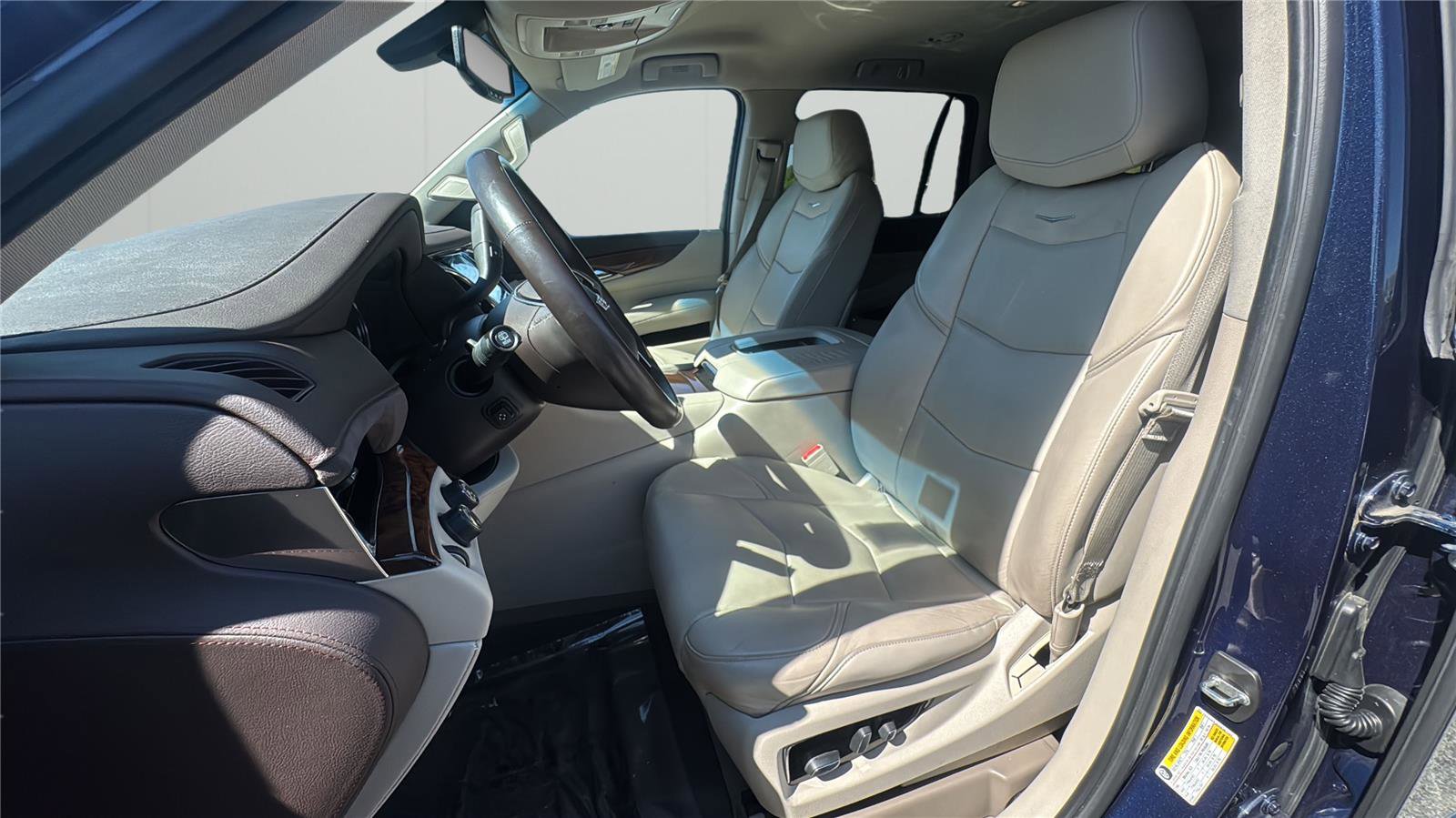 Used 2017 Cadillac Escalade 4WD w/ LPO, Radiant Package image 10