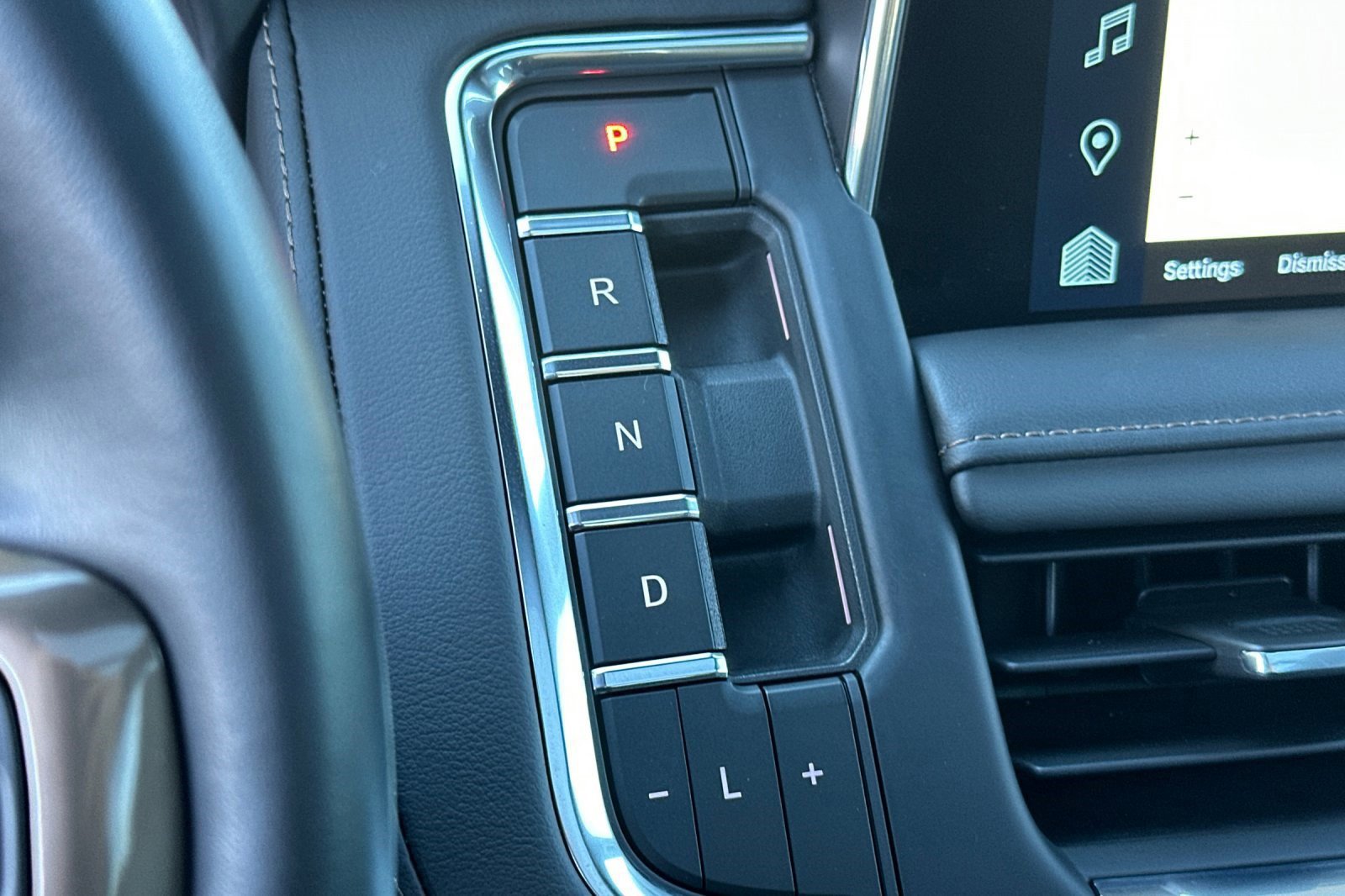 Used 2023 Chevrolet Tahoe High Country image 16